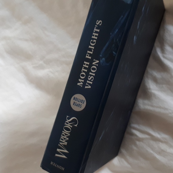 Warrior Cats Super Editions hardcover - Picture 6 of 6